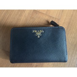 프라다 지갑